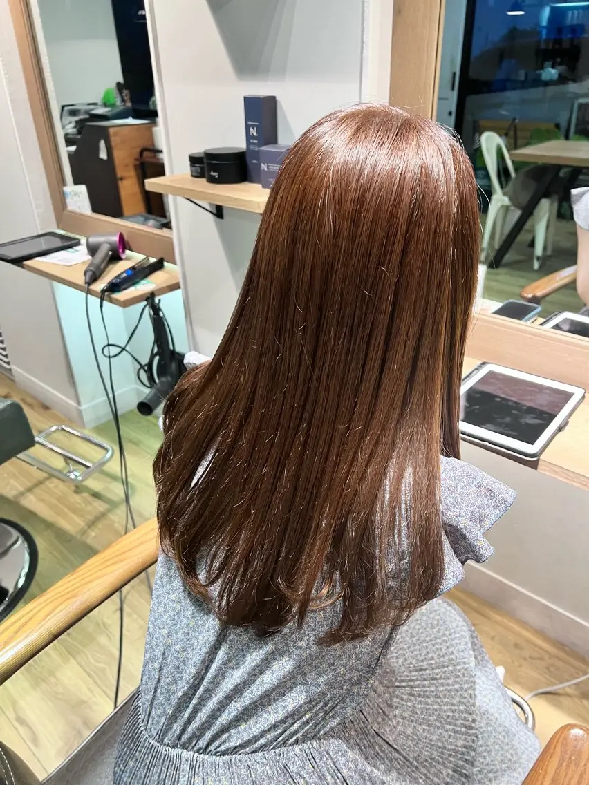 ロング カラー ベージュカラー オリーブベージュ ヘアカラー トリートメント ツキダテ ユイのヘアスタイル