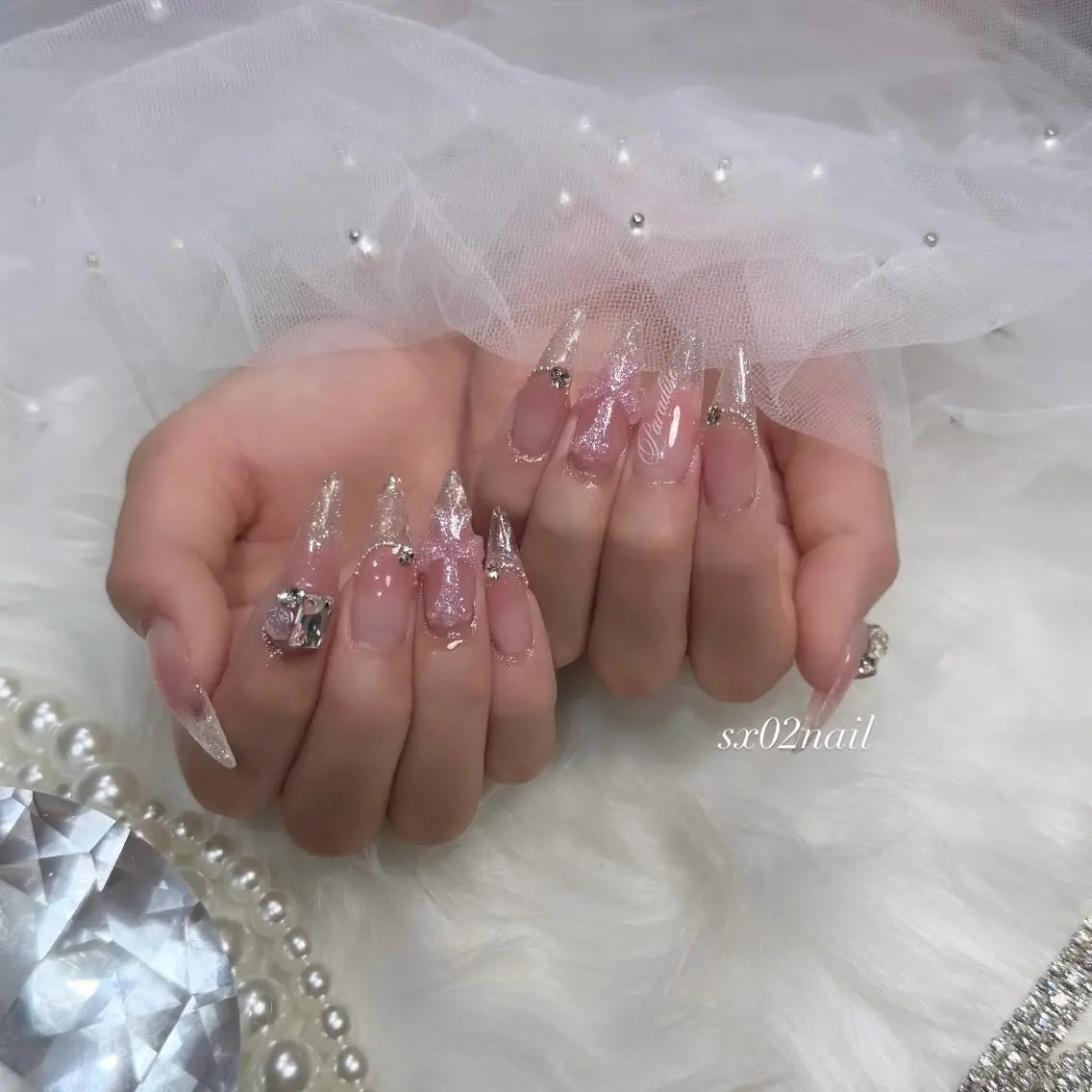 ネイル ハンドネイル 𝑆𝐸𝑅𝐴♡ 大人ギャル ワンホンのネイルデザイン