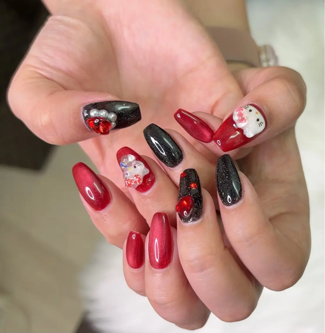 ネイル 赤色 ハンドネイル ハンドケア NAMU NAILS💞のネイルデザイン