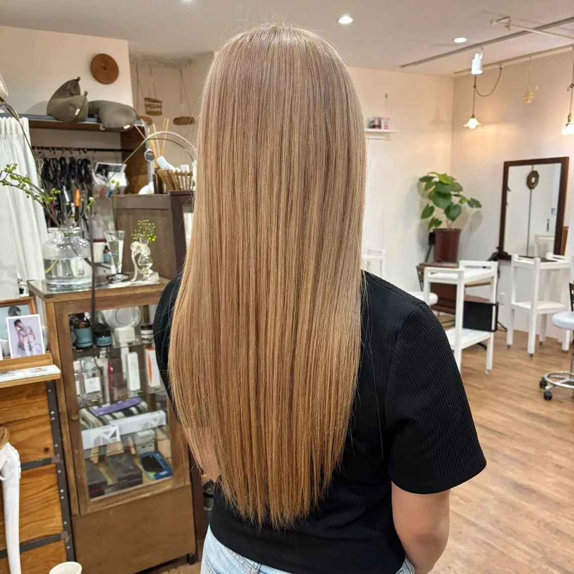 ロング カラー ベージュカラー ブリーチ ヘアカラー asuka モデル募集中🪄のヘアスタイル