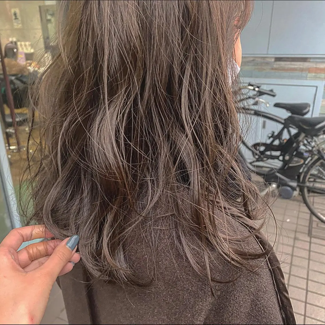 セミロング カラー カット ヘアカラー トリートメント 荒川 ひなの 新川崎のヘアスタイル