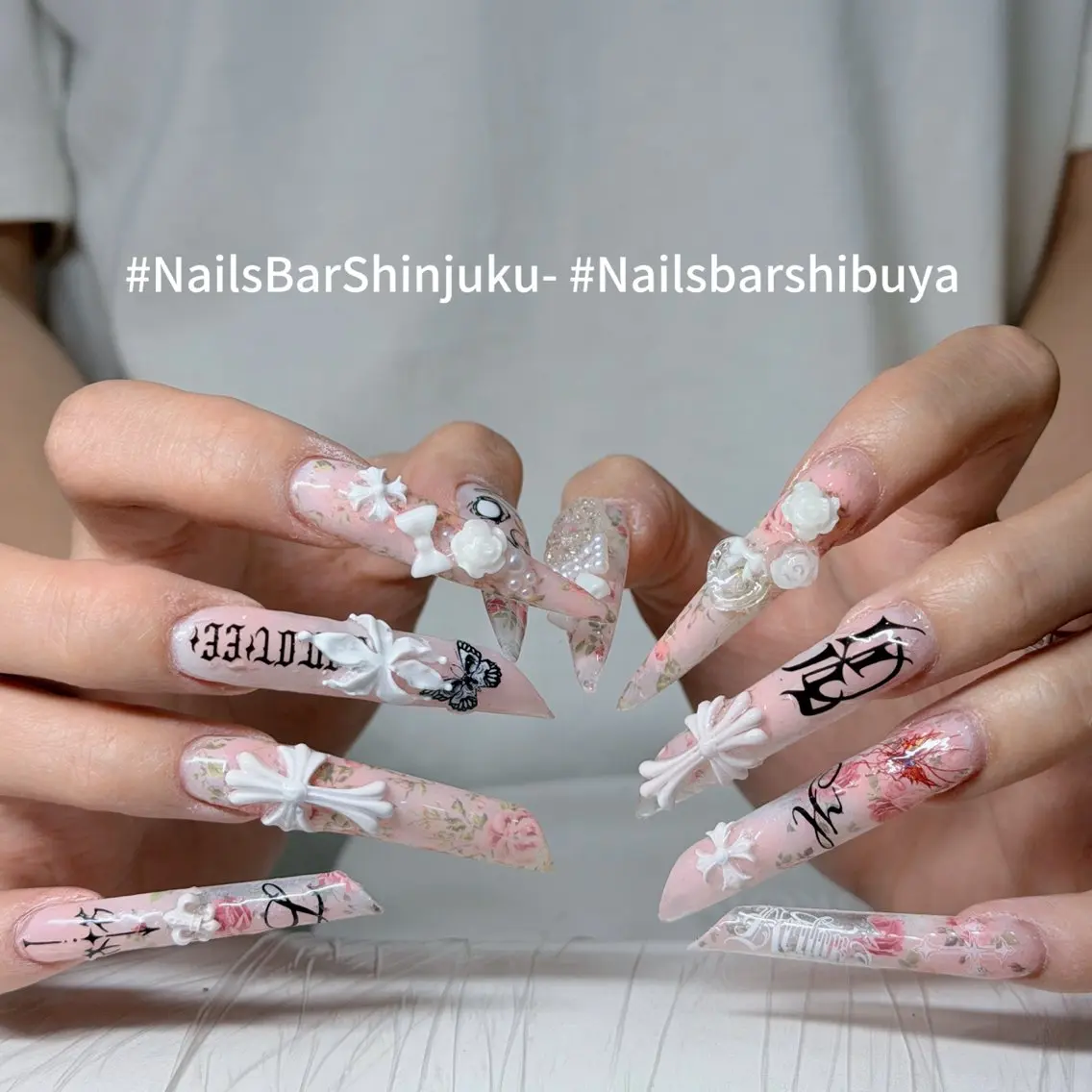 ネイル ボルドー ブラウン チークネイル ドット フットネイル NAILS BAR SHINJUKUのネイルデザイン