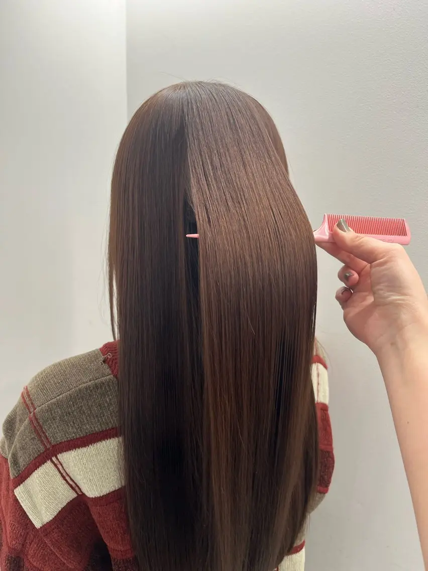 セミロング カラー 宝徳 伶奈のヘアスタイル