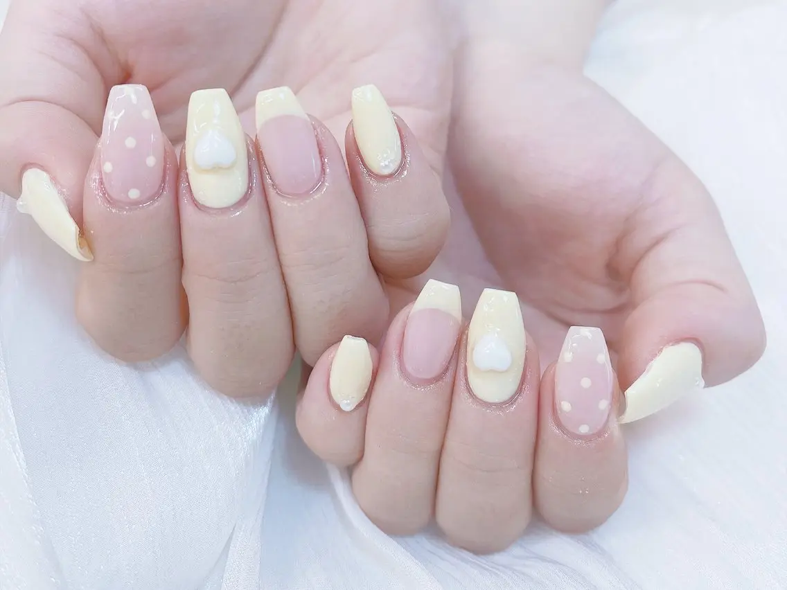 ネイル チークネイル 成人式 フレンチネイル グラデーション 氷ネイル・うるうるネイル ハンドネイル DUO MI nail salonのネイルデザイン