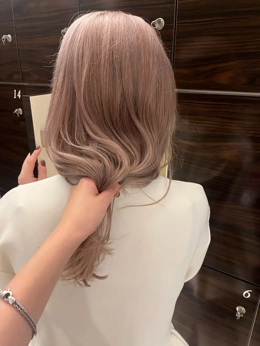 セミロング カラー 柔らかい艶暖色 レイヤー🫧姫汝のヘアスタイル