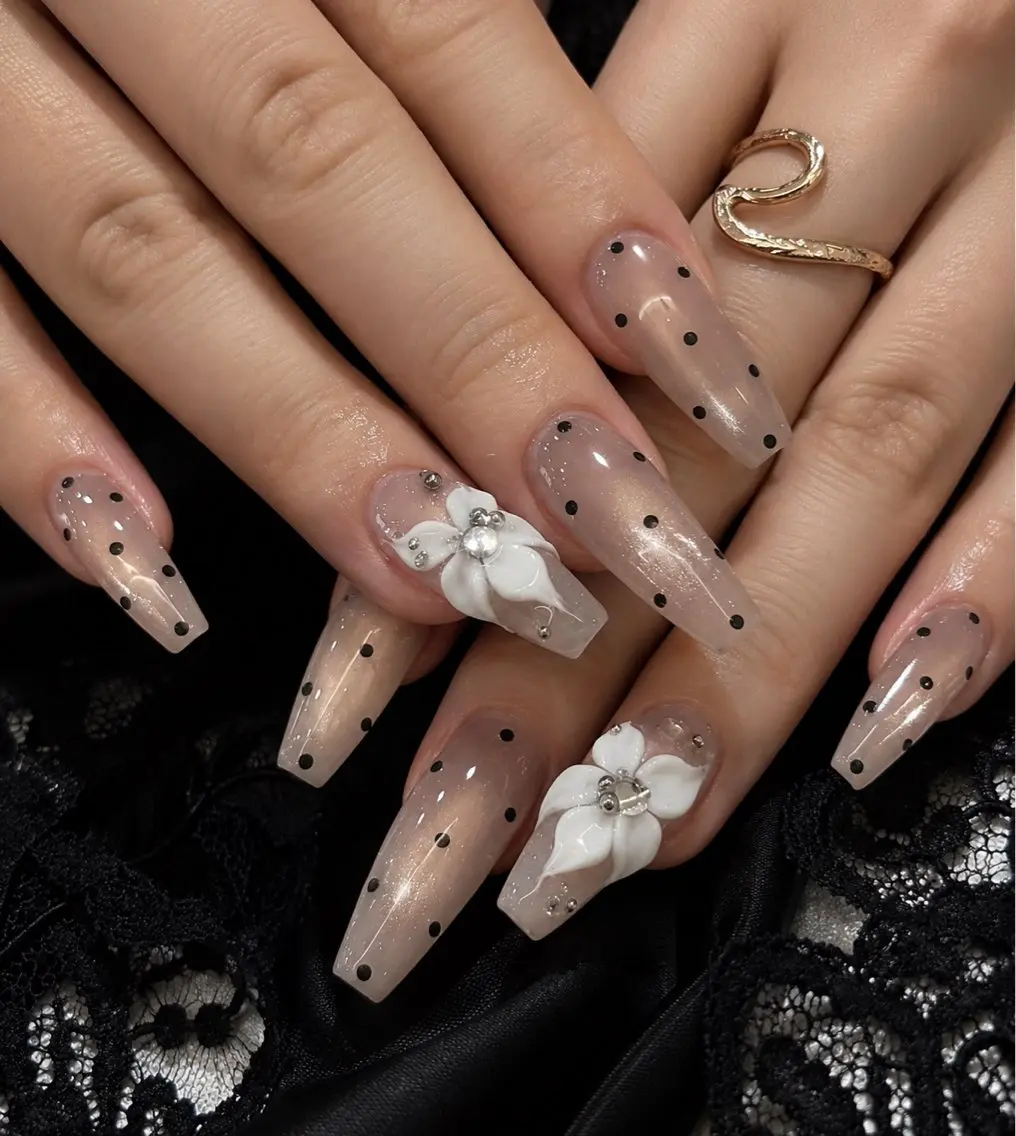 ネイル フレンチネイル ジェルネイル 韓国ネイル マグネットネイル 持ち込み Royal Nailのネイルデザイン