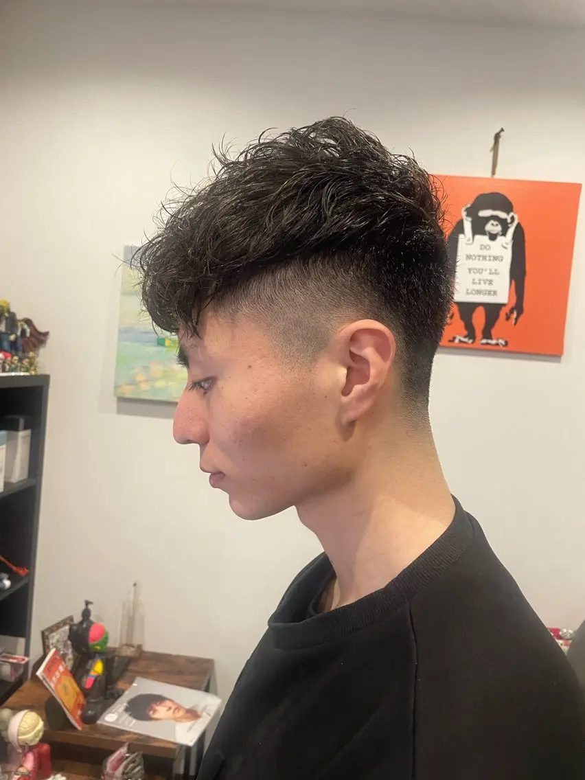 ショート パーマ メンズ スペインカール 刈り上げ 【guild】眞島 縮毛矯正のヘアスタイル