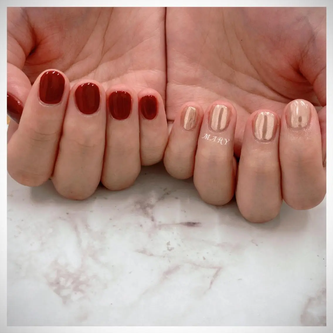 ネイル ボルドー ミラーネイル ワンカラーネイル 赤色 シンプルネイル ハンドネイル Mary nail .narumiのネイルデザイン