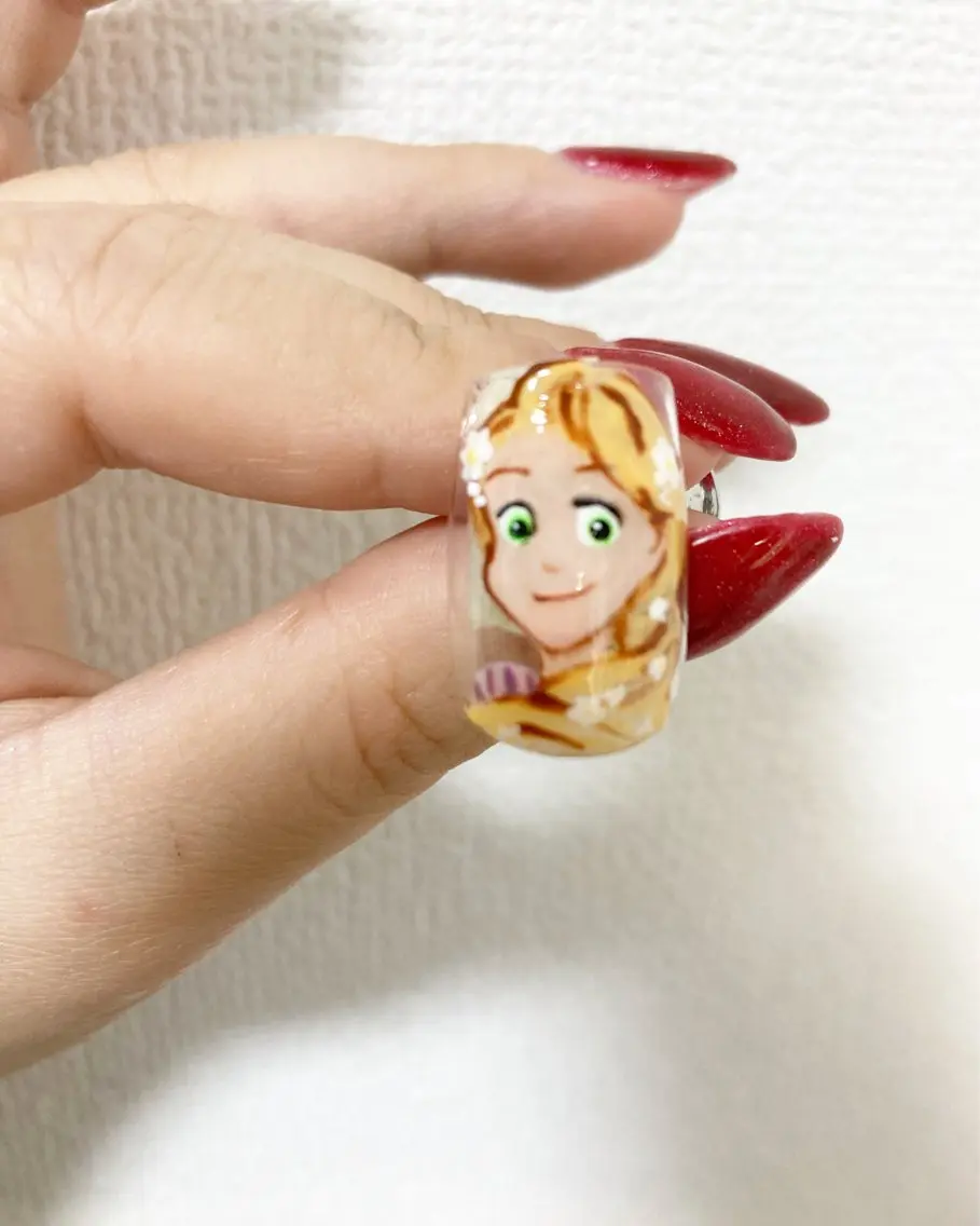 セミロング ハンドネイル RISA nail gleeのネイルデザイン