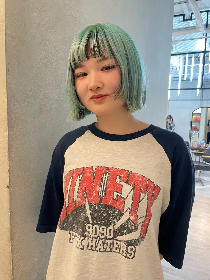 カラー ヘアカラー 🎀ボブ+ハイトーン シュカ👶🏻のヘアスタイル