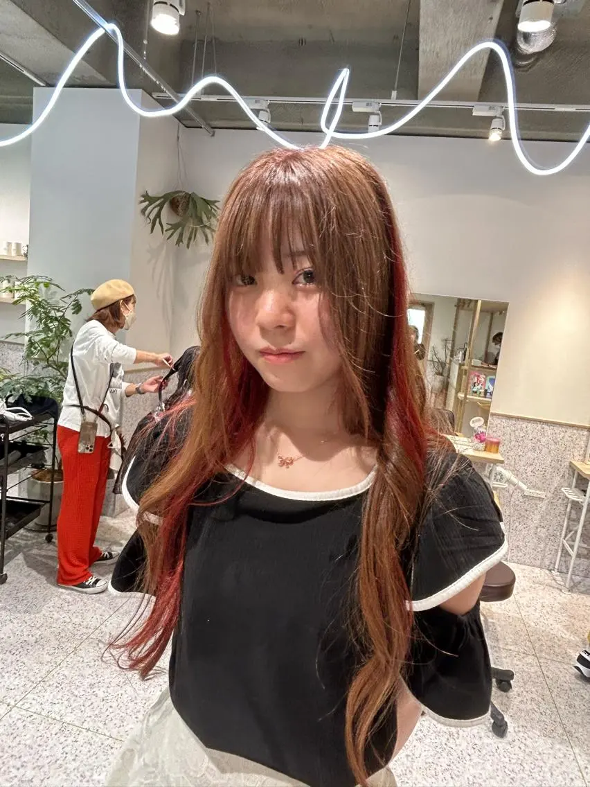 💗インナーカラーまたはイヤリングカラー (ブリーチ込み)💗の写真