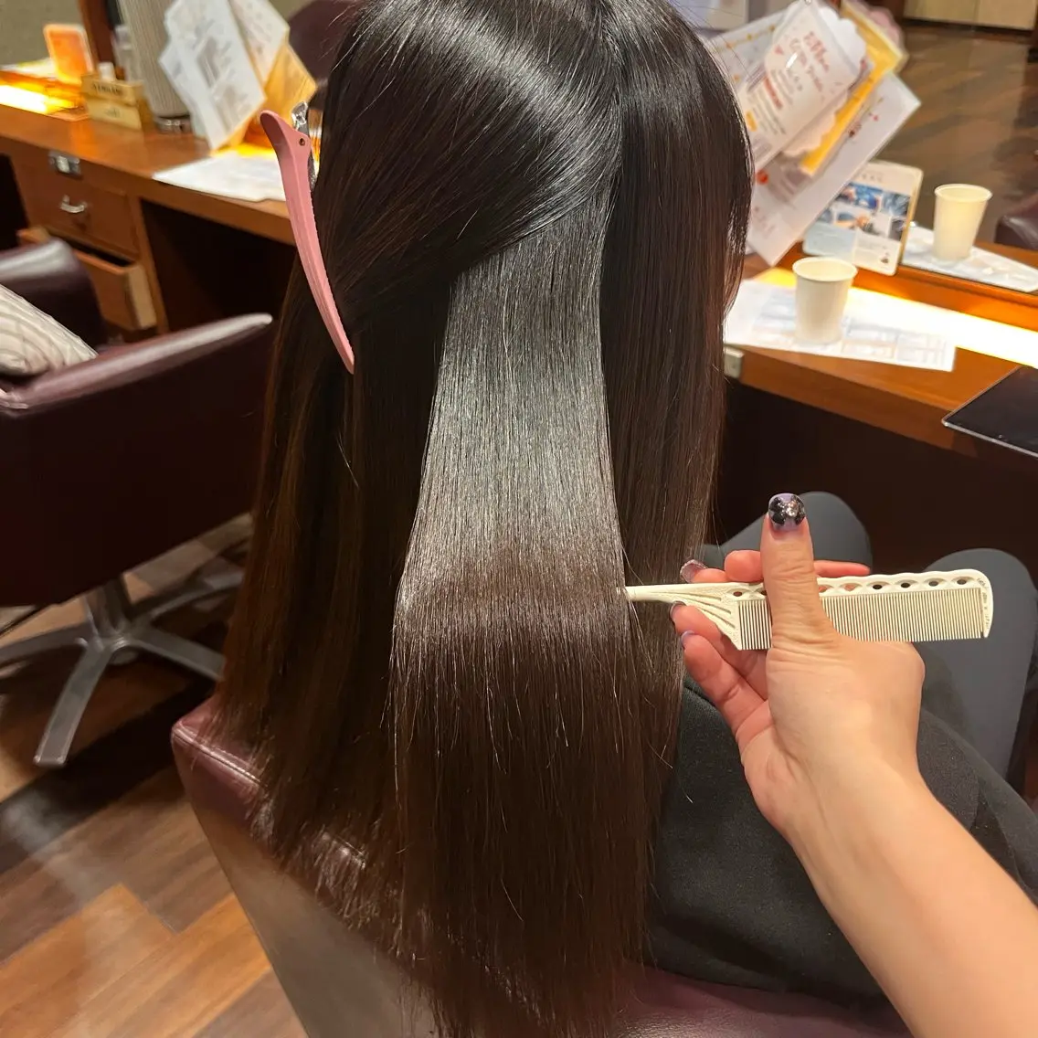 ロング 縮毛矯正 おくだ　りお /ハイトーンカラーのヘアスタイル