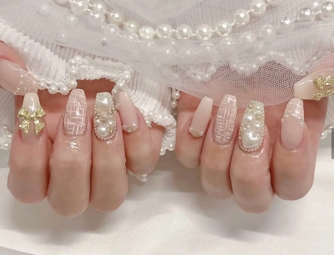 ネイル オーロラネイル チークネイル 長さ出し フットネイル フレンチネイル ハンドネイル Lee Nailsのネイルデザイン