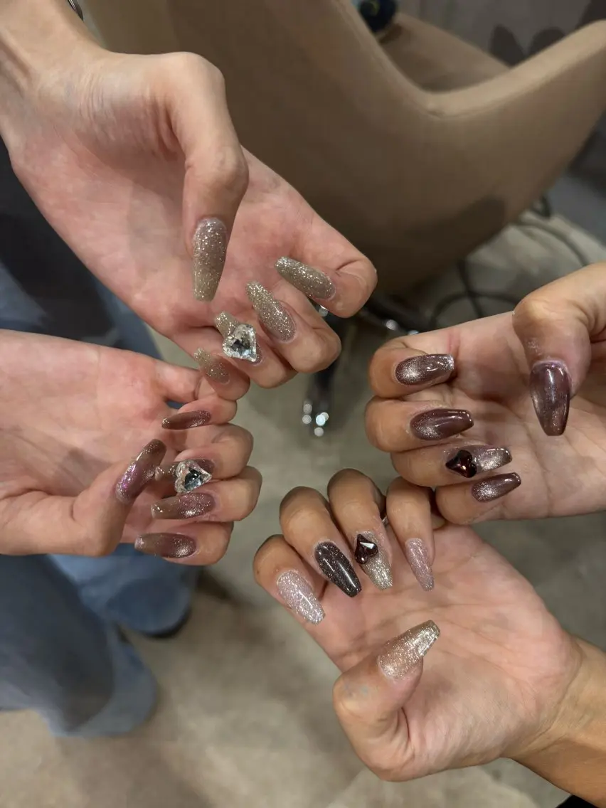 ネイル LAVISH 大和店 emi・:*+のネイルデザイン