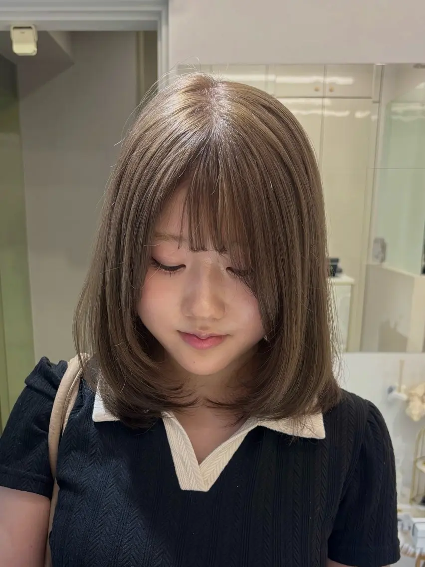 ミディアム カラー ベージュカラー ブリーチ 透明感カラー オリーブベージュ ヘアカラー 🩶大人韓国ヘア 渋谷/Satsukiのヘアスタイル
