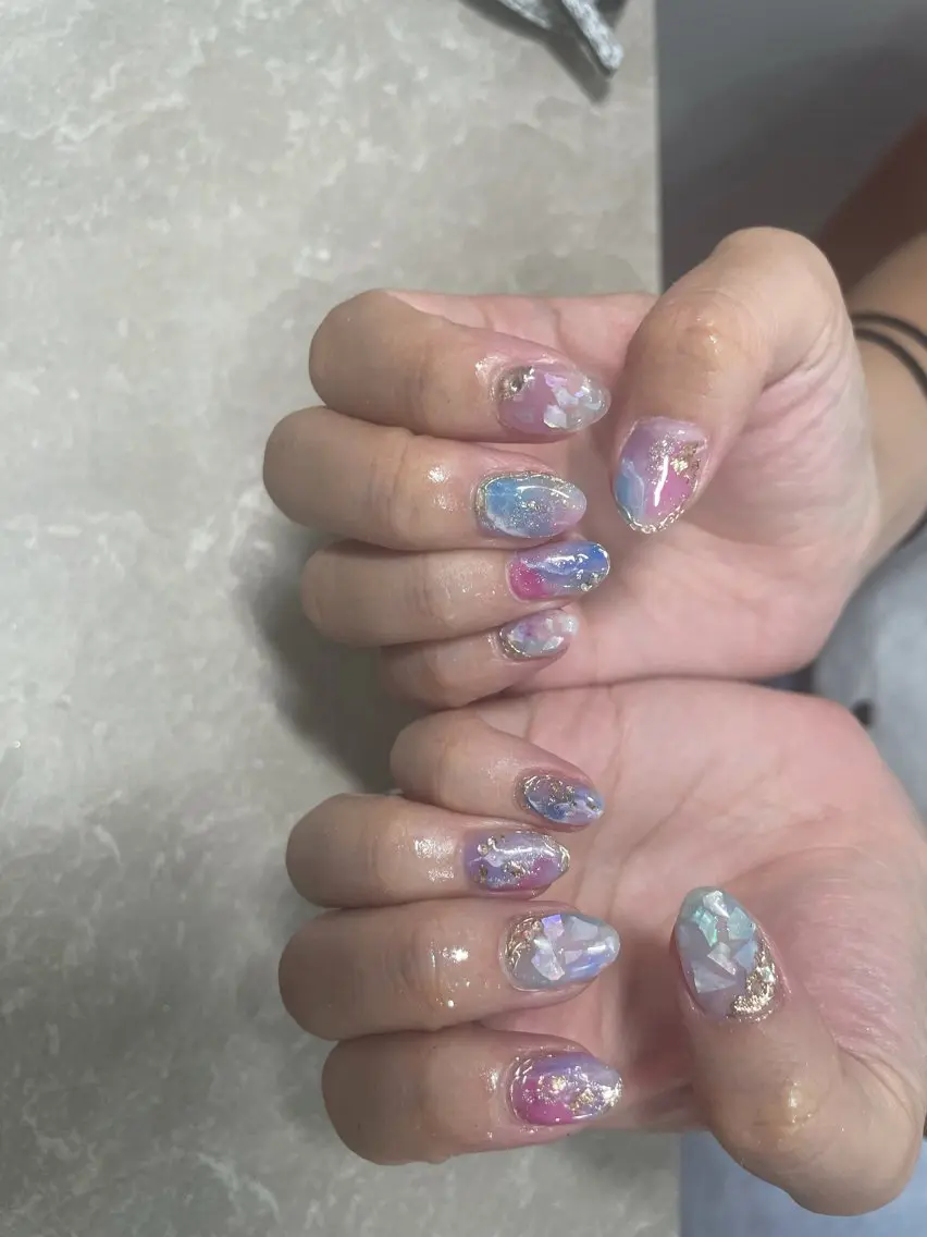 ネイル LAVISH 大和店 emi・:*+のネイルデザイン