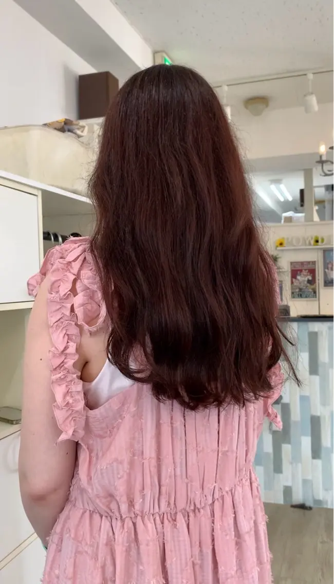 ロング カット ヘアカラー トリートメント MAKI AKANEのヘアスタイル