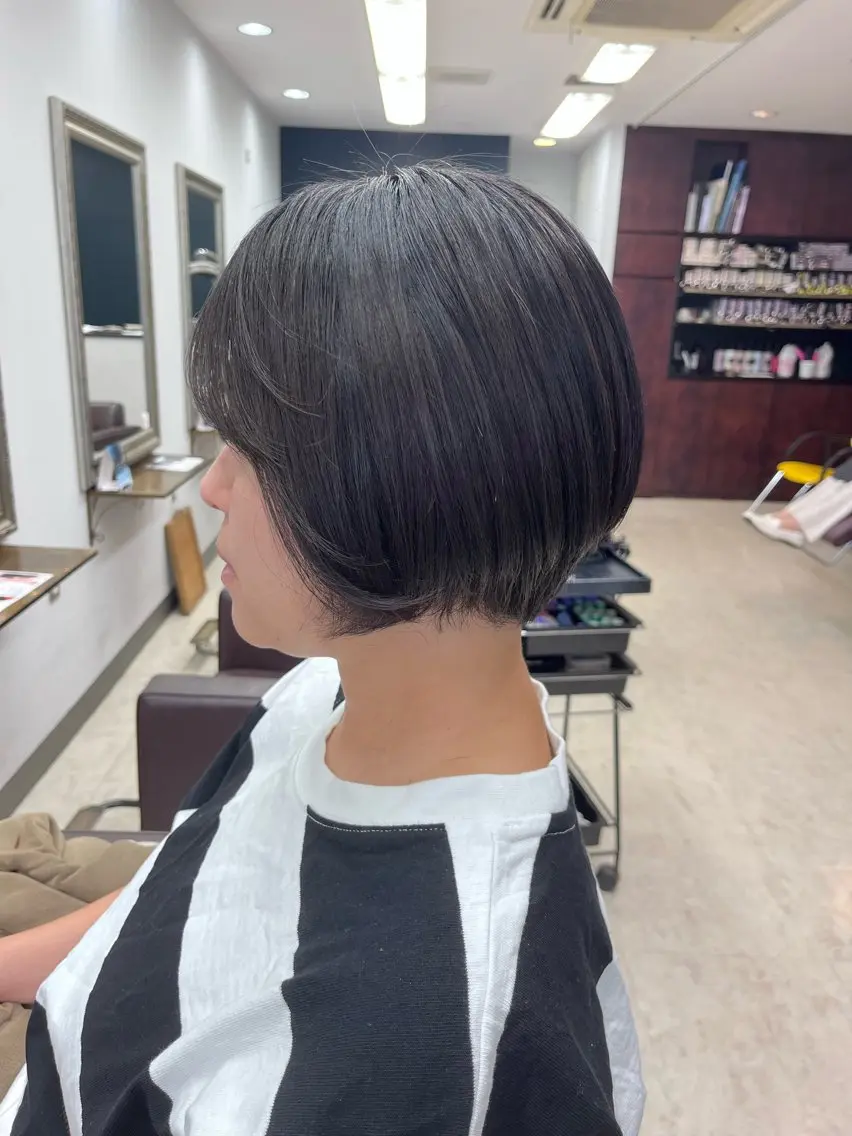 ショート カラー 産休の為お休みです! 小島凜のヘアスタイル
