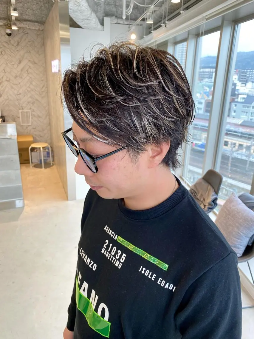 💇メンズ限定💇ホワイトハイライトカラーの写真