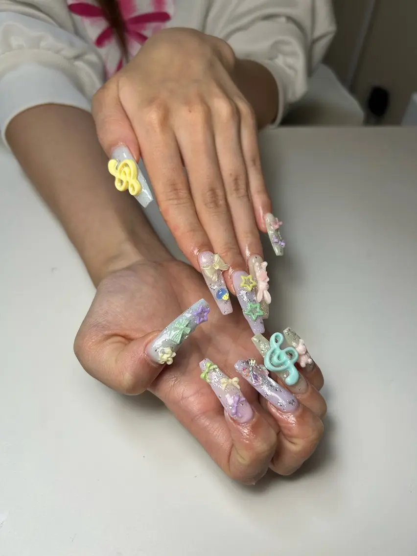 ネイル ハンドネイル 🌺れでぃんネイル| 大和🤍深夜営業のネイルデザイン
