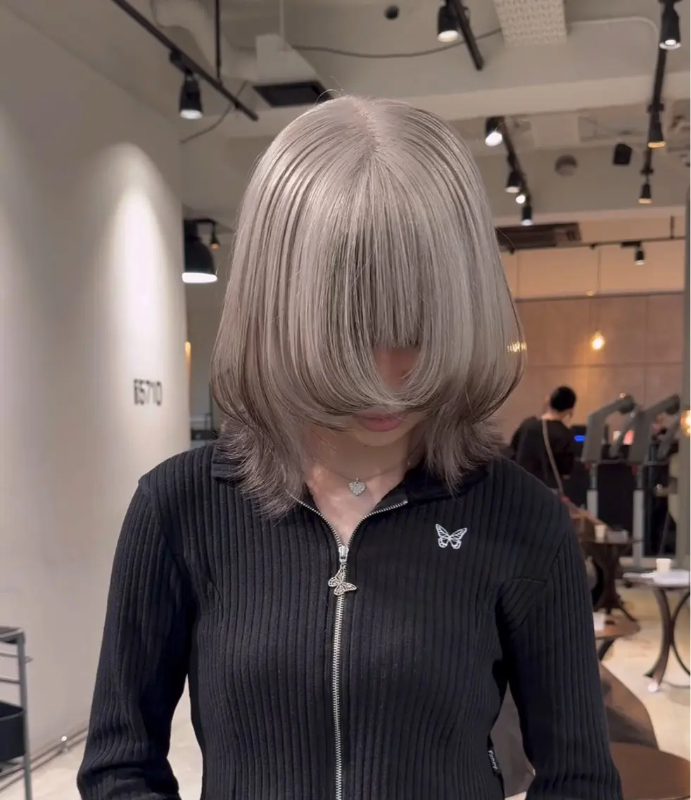 ミディアム カラー カット ヘアカラー トリートメント ヘアセット 💜ハイトーン💛 マジカルかいちゃんのヘアスタイル