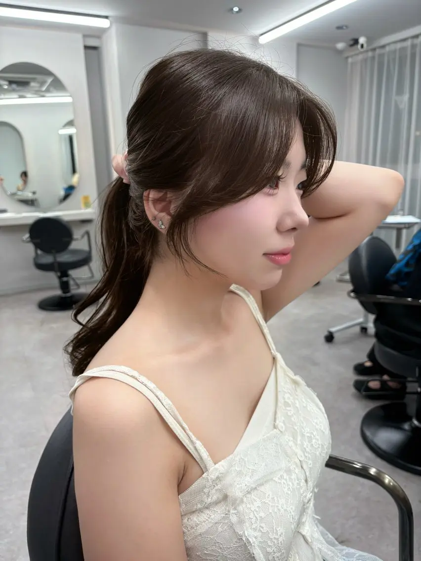ロング カラー 透明感カラー 顔周りカット ヨシンモリ 韓国風ヘア レイヤーカット カット ヘアカラー MARIワンホンヘア /透明感/グレージュのヘアスタイル