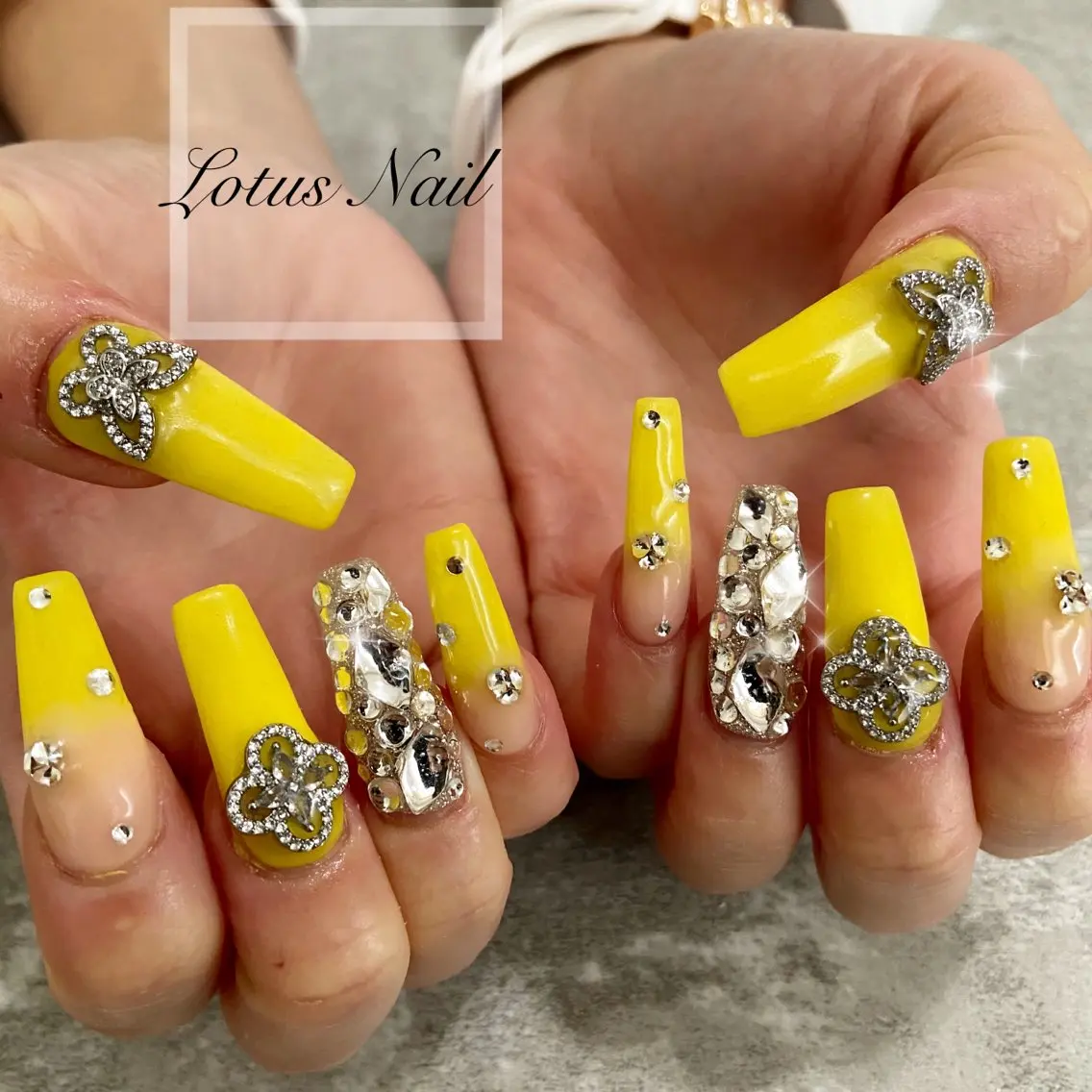 ネイル ジェルネイル Lotus Nailのネイルデザイン