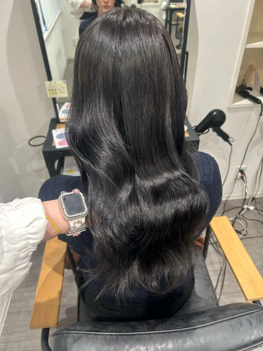セミロング カラー ヘアアレンジ 透明感カラー ダークグレー ダークグレージュ グレージュ cocotte 💟草間紫音💟のヘアスタイル