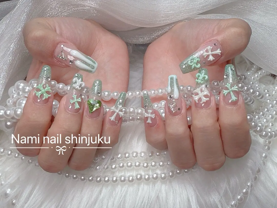 ネイル 長さ出し ガーリー 韓国ネイル ロングネイル 持ち込み ハンドネイル Nami nail salonのネイルデザイン