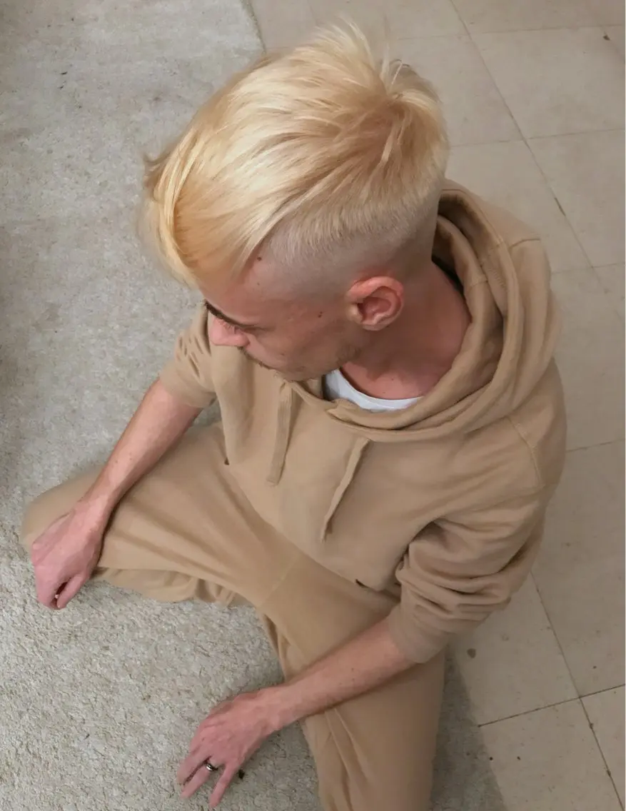 ショート カラー メンズ メンズブリーチ ブリーチ ブロンド カット ヘアカラー Nakano Hajimeのヘアスタイル