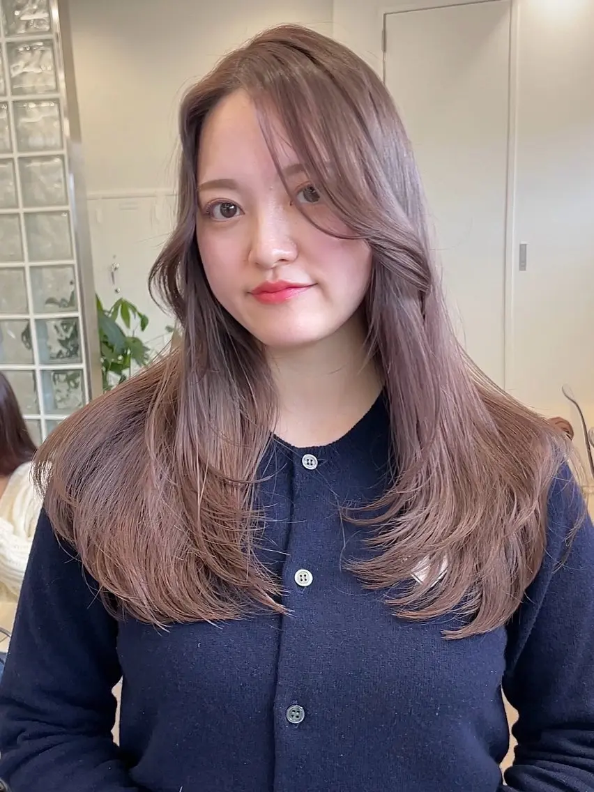 セミロング ハイトーン💎 ホワイトベージュ坪谷のヘアスタイル