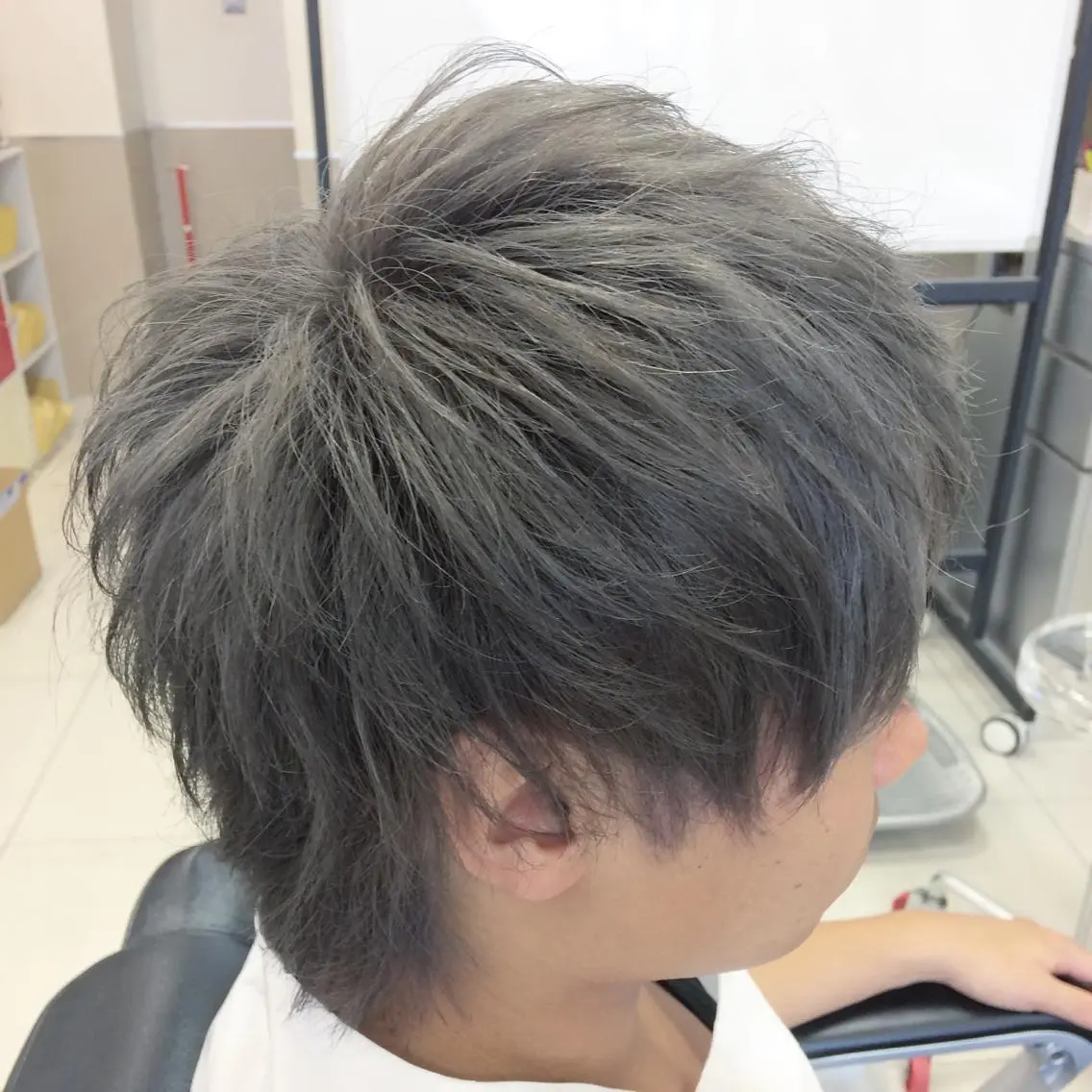ショート カラー アッシュ シルバー シルバーアッシュ 得能 雅人のヘアスタイル