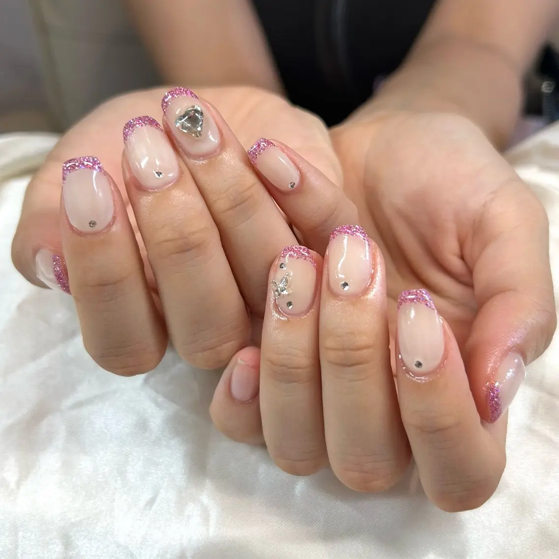 ネイル フレンチネイル ラメ(グリッター) ピンク shine'an fuka🌿🫧のネイルデザイン