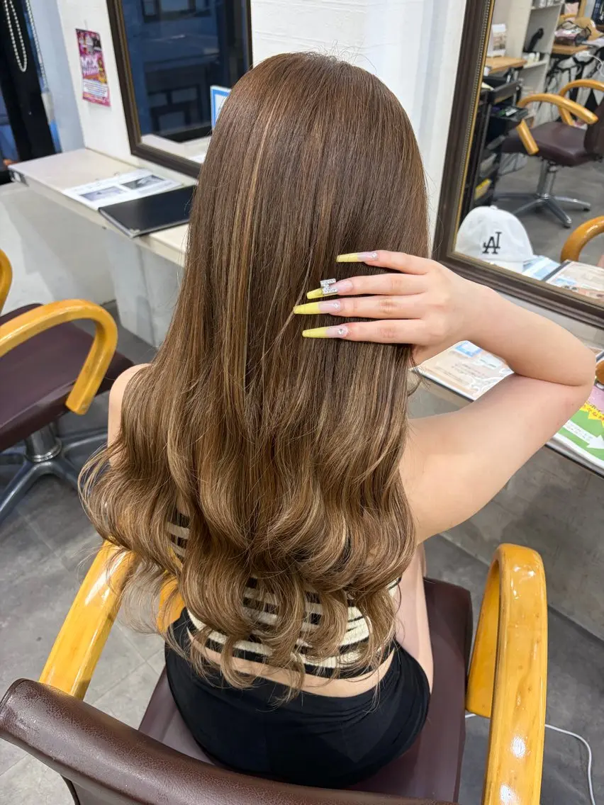セミロング ヘアカラー エクステ ⭐️U-topia ⭐️和泉田 りさ⭐️のヘアスタイル