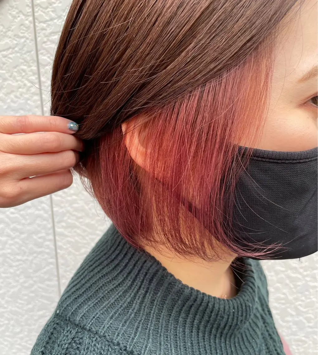 ロング カラー インナーカラー 推し ブリーチ 髪質改善のヘアスタイル