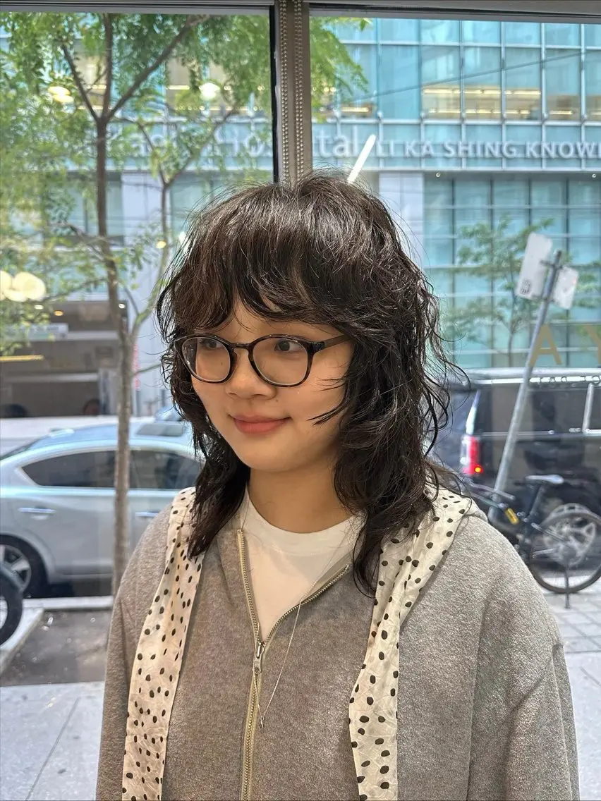 ミディアム パーマ ミディアムパーマ レイヤーカット Yuki☺︎パーマ レイヤーカットのヘアスタイル