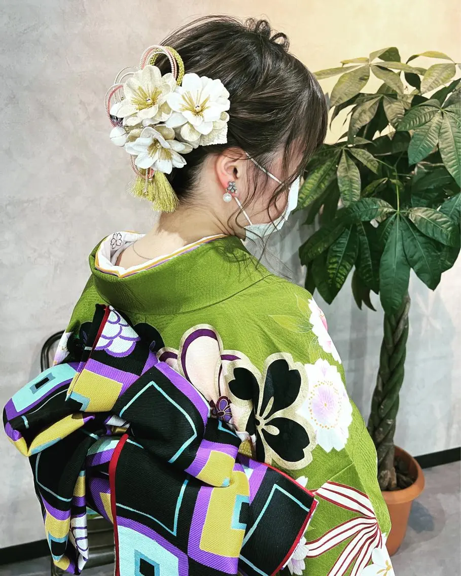 成人式、前撮り、結婚式に。振袖着付＋ヘアセット16000円の写真
