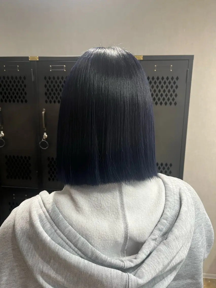 カラー 黒髪 ブリーチ ブルーカラー ブルーブラック 【‪カット550円】 🌟ユズハのヘアスタイル