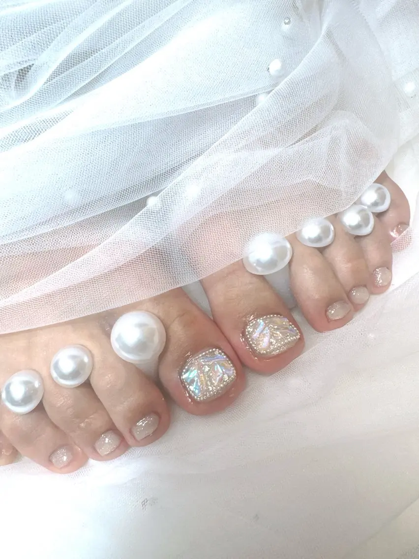 ネイル アートネイル チークネイル ドット フットネイル フレンチネイル フットネイル Queeens nailのネイルデザイン