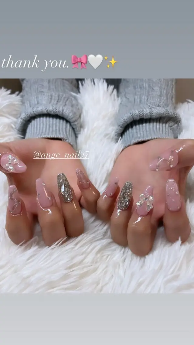 ネイル オーロラネイル チークネイル フレンチネイル ガーリー キラキラネイル ハンドネイル Nail salon 🎀Angeのネイルデザイン