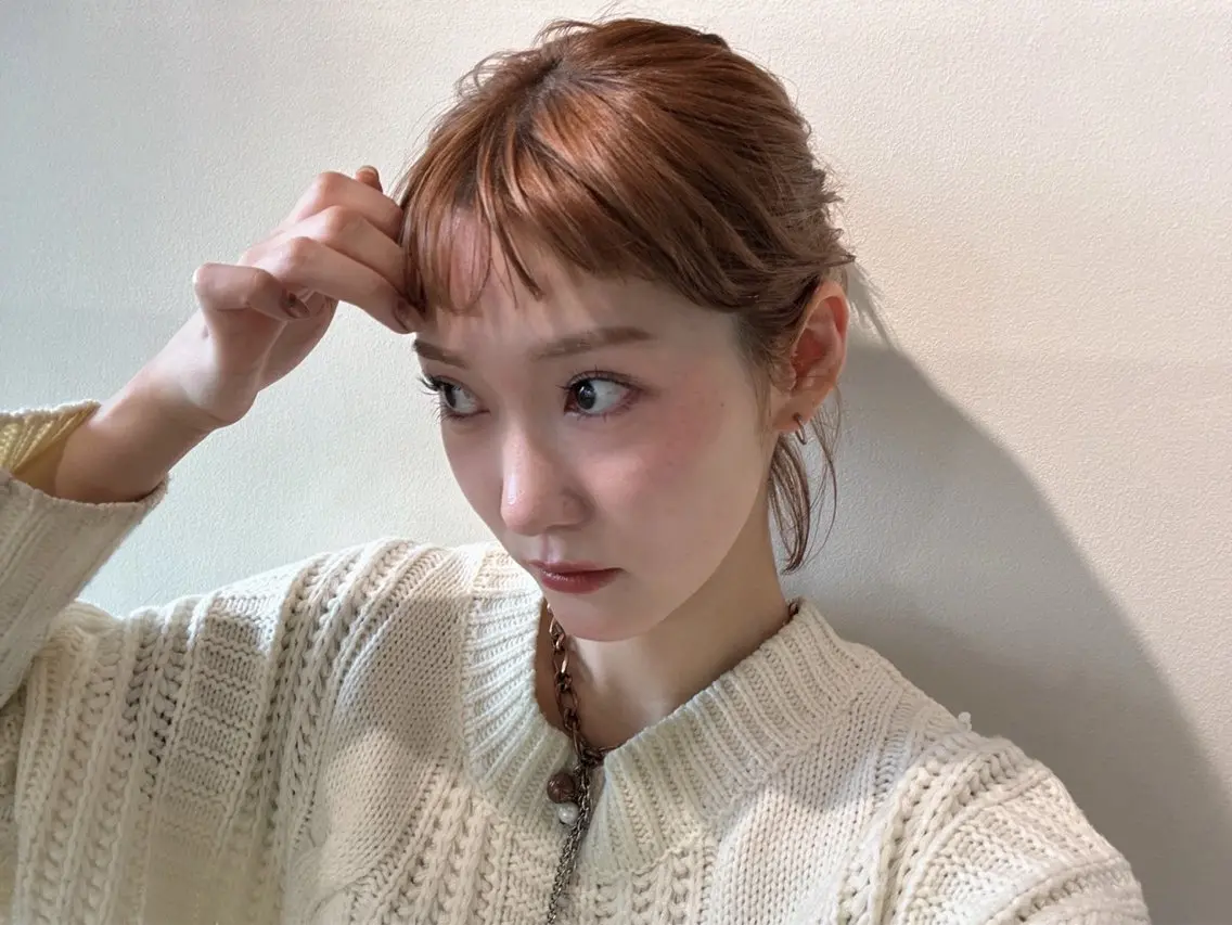 セミロング カット 田端 奈緒のヘアスタイル