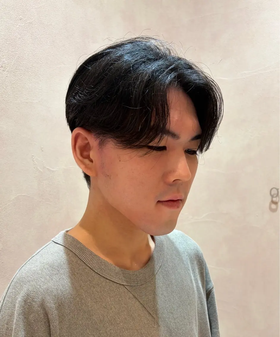 メンズ センターパート 刈り上げ 堂薗 悠杜のヘアスタイル