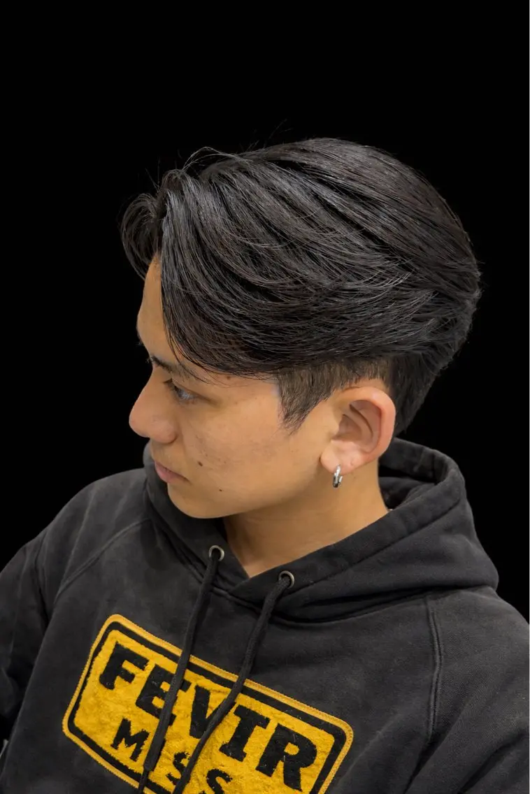 ミディアム パーマ メンズ センターパート 縮毛矯正 ストレートパーマ 渋谷美容師　琉星 メンズ特化のヘアスタイル