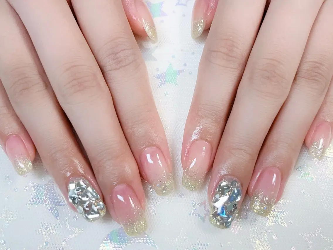 ネイル アートネイル フラッシュネイル 韓国ネイル マグネットネイル 持ち込み ハンドネイル Rs nail 新宿西口のネイルデザイン