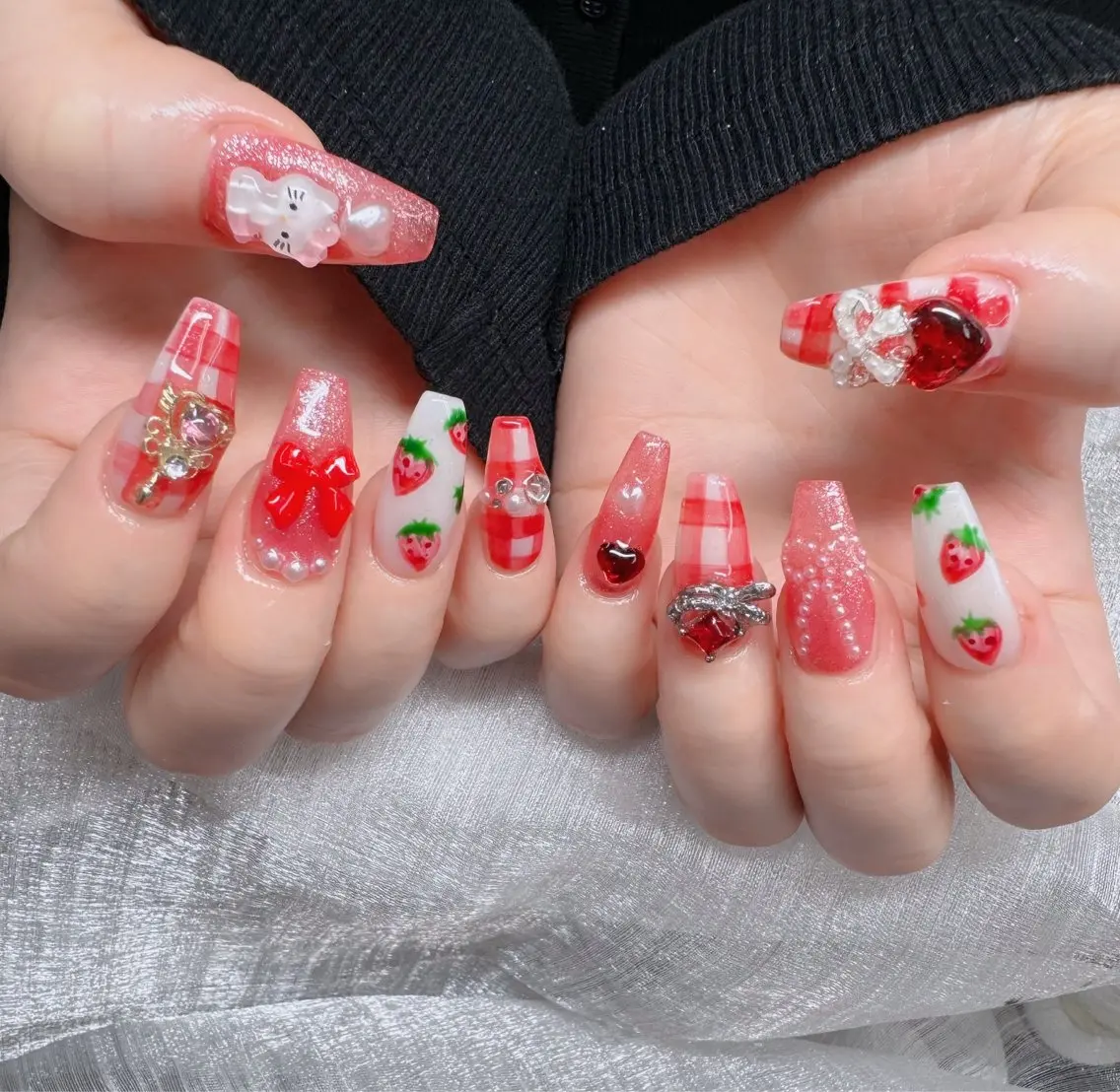 ネイル フレンチネイル ジェルネイル ガラスフレンチ ハロウィン ハート ハンドネイル H.baby Nail Salonのネイルデザイン