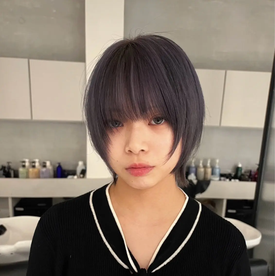 ショート カット ヘアカラー トリートメント ハイトーン/ グレージュ/レイヤーのヘアスタイル