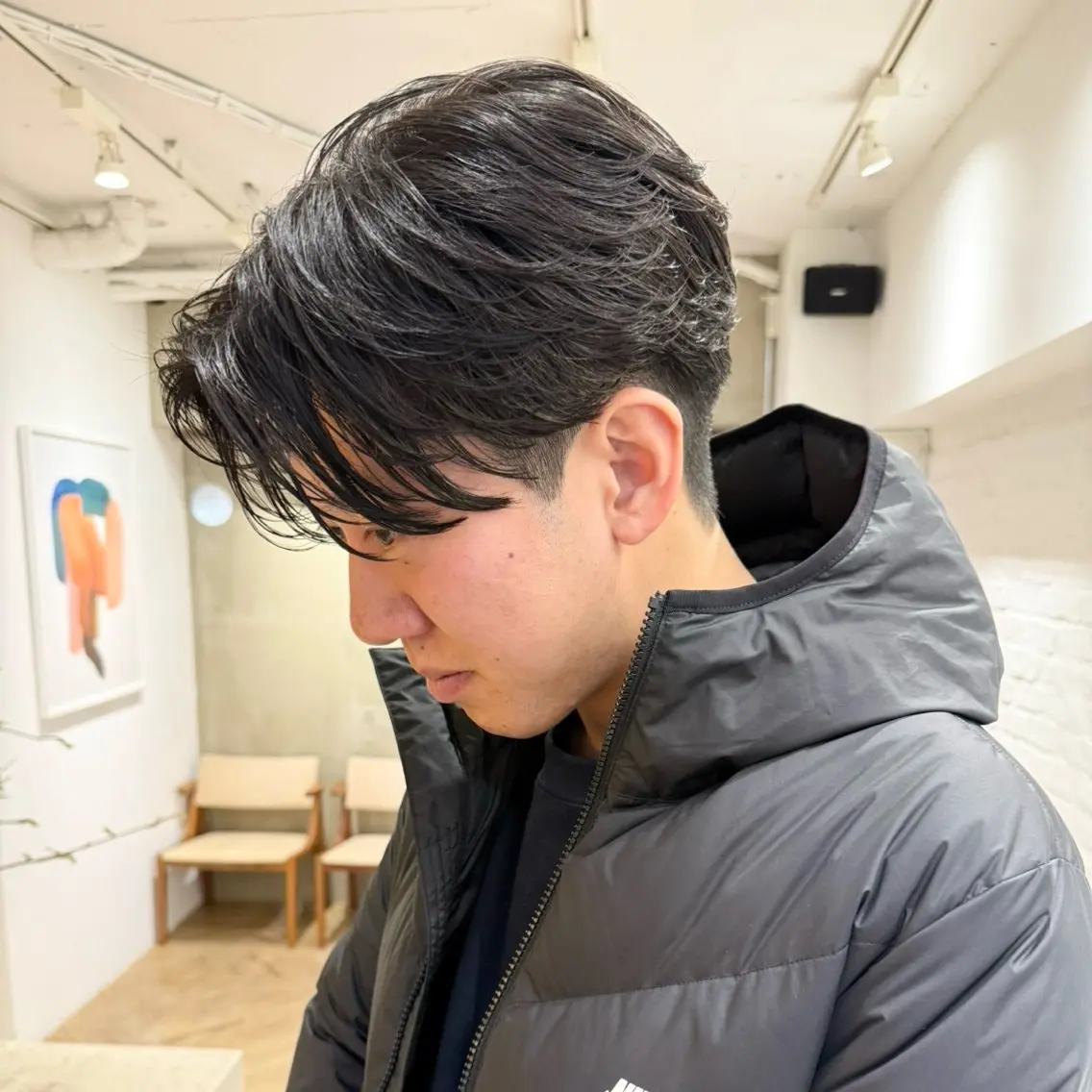 ミディアム メンズ ミディアムパーマ センターパート ダウンパーマ フェザーパーマ メンズパーマ カット ニュアンスパーマ 田形清流のヘアスタイル