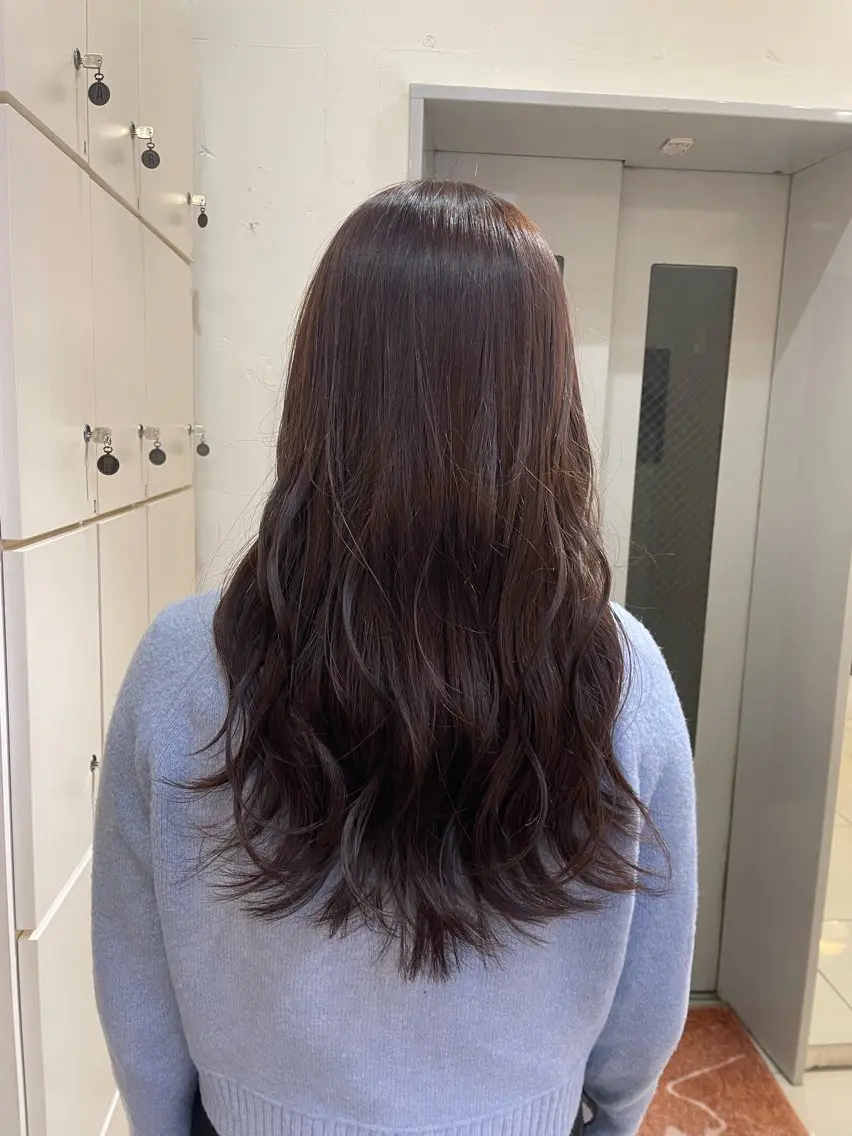ロング カット ヘアカラー トリートメント mao♡ベージュ/ 顔周りカットのヘアスタイル