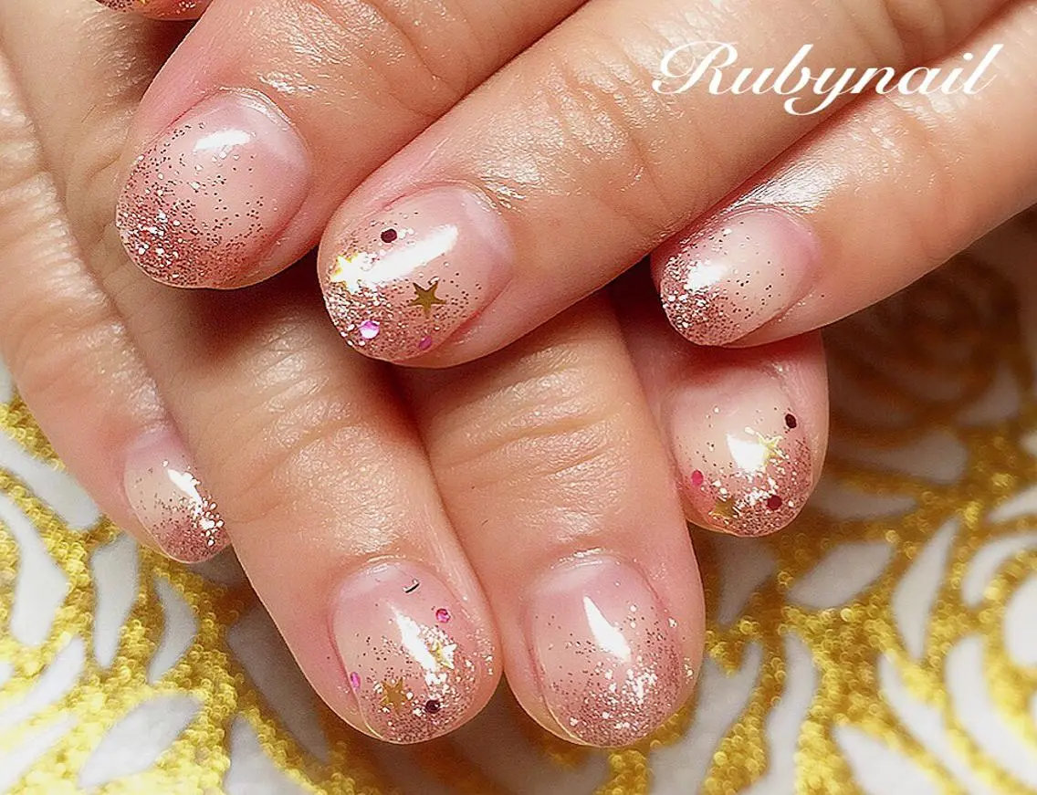 ネイル グラデーション キラキラネイル ラメ(グリッター) ラメグラデーション プライベートサロン Rubynailのネイルデザイン