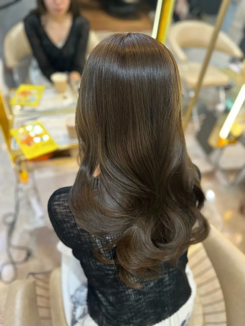 ロング カラー カット ヘアカラー トリートメント Akane レイヤー/艶カラーのヘアスタイル